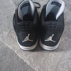 Jordan 4's